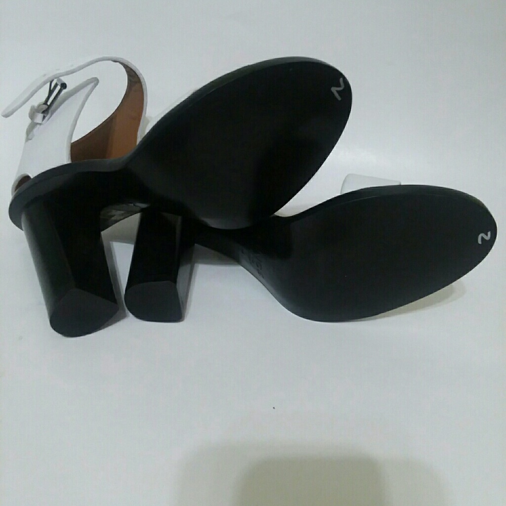 Vince Nicole Leather Ankle-Cuff Sandals Sz 8 M - Picture 4 of 6
